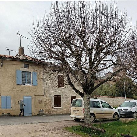 Au Bord De La Riviere Apartment Verteuil-sur-Charente Exterior foto