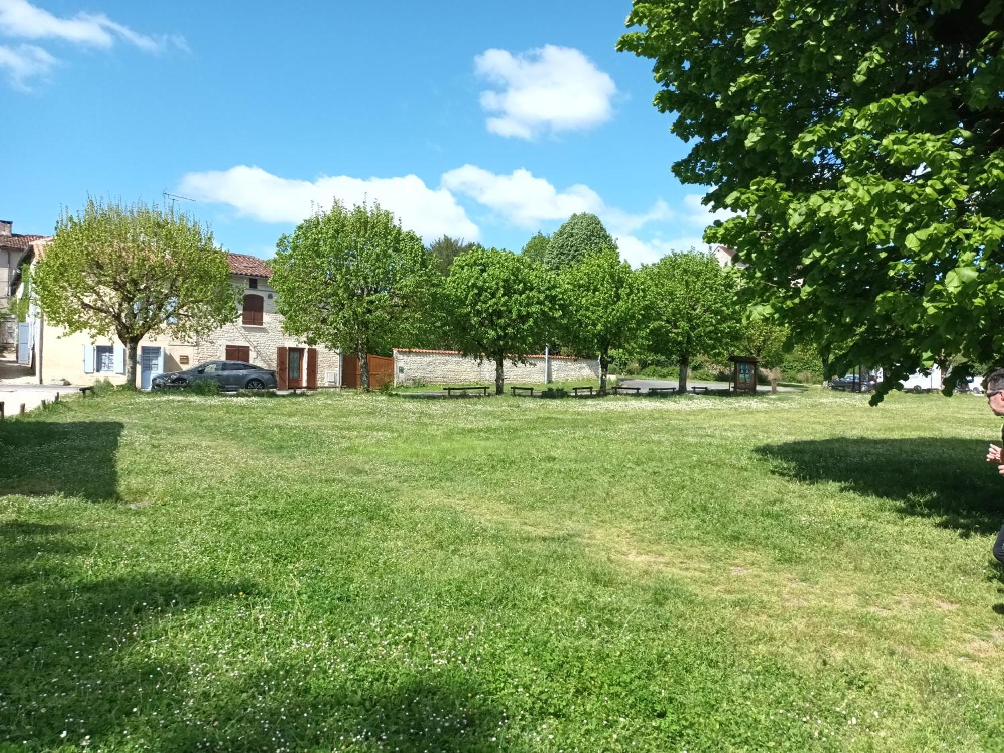Au Bord De La Riviere Apartment Verteuil-sur-Charente Exterior foto