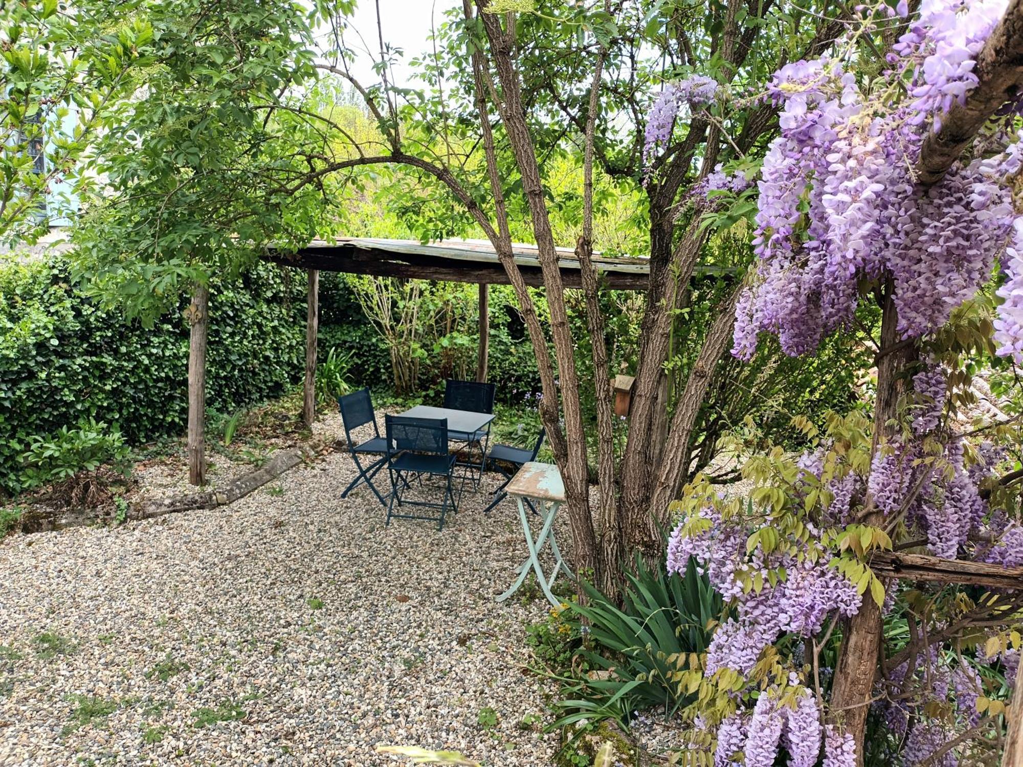 Au Bord De La Riviere Apartment Verteuil-sur-Charente Exterior foto